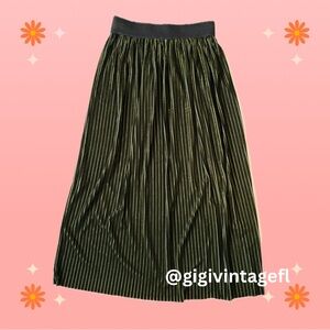 Elegant Green Burnout Velvet Skirt | Made in Italy | Size M